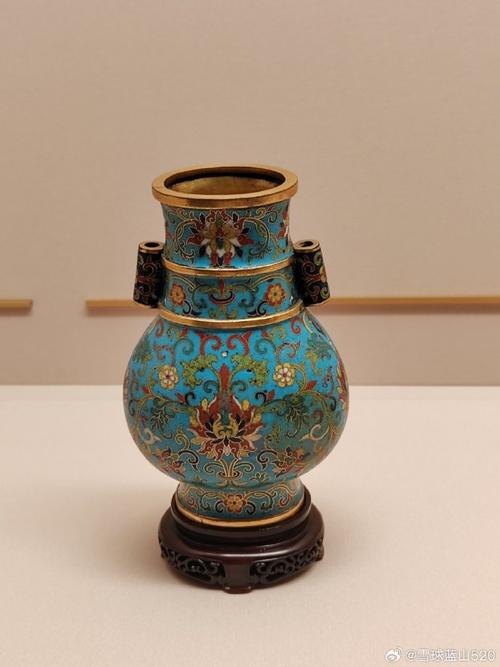 今天到上博,先看了掐丝珐琅工艺品展,太精美了